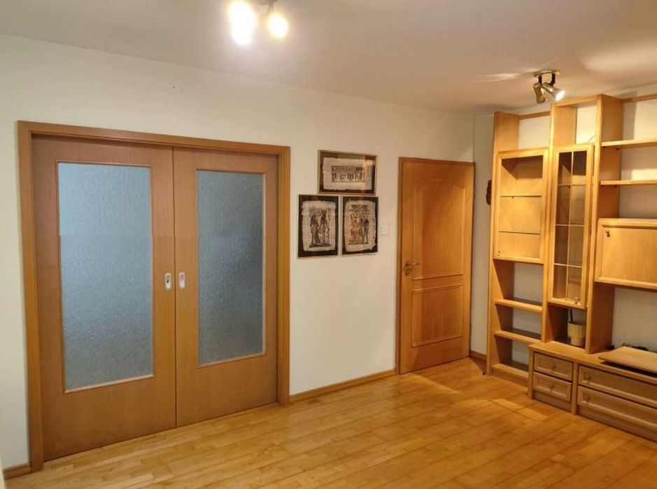 Двустаен, под наем, ж.к Изток