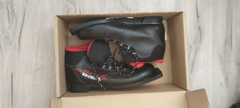 Лыжные ботинки новые и б/у