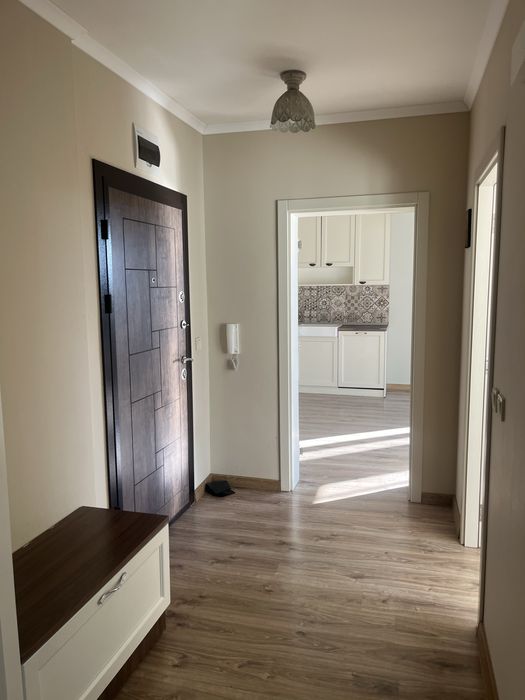 Продава се Тристаен апартамент в Варна, Базар Левски - 80 кв.м за 2175 €/кв.м - Снимка #5