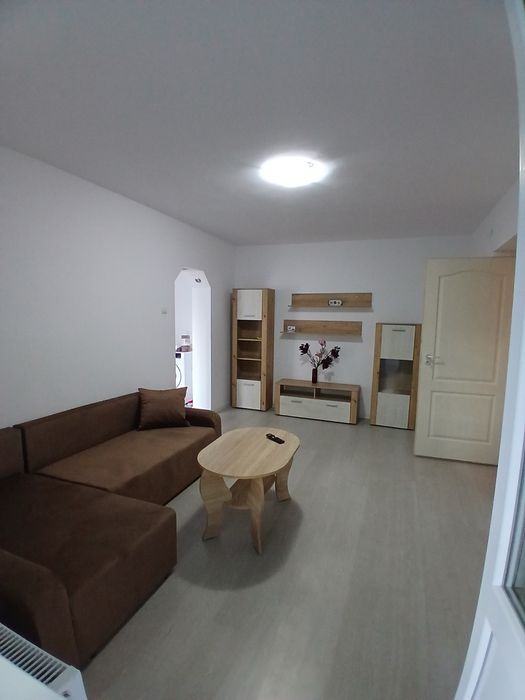 Inchiriez ap cu 2 camere in regim hotelier