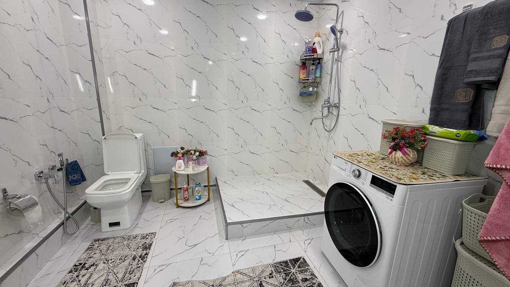 Шахар маркази Халқ банки 8 қаватда 3 хонали квартира сотилади.ID: 1532