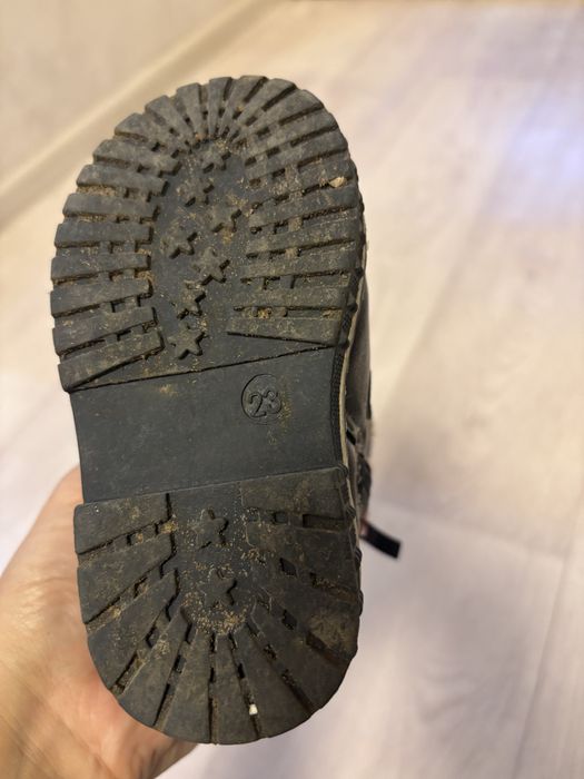 Продам детский зимний обувь