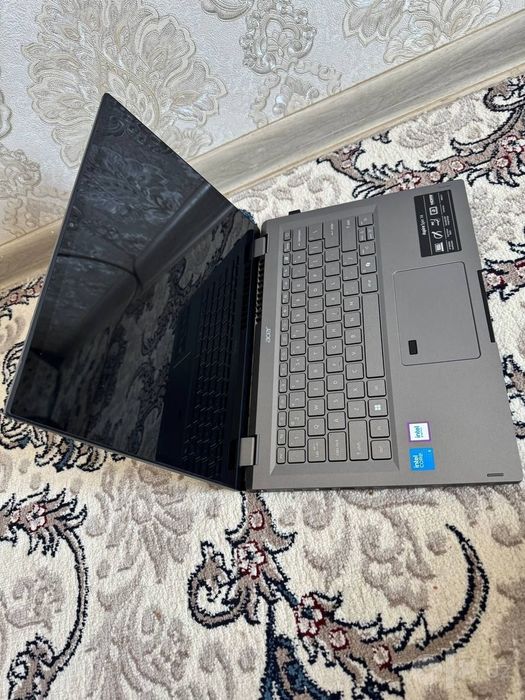 Acer  noutbook sotiladi