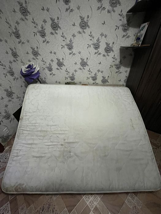 Продаю матрас б/у 2на160! Самовывоз!