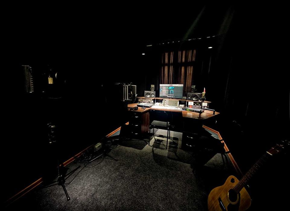 Профессиональная студия звукозаписи Red Bee