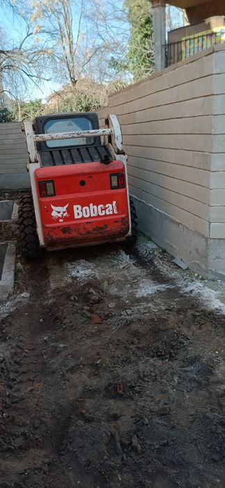 Мини Багер с хидравличен чук