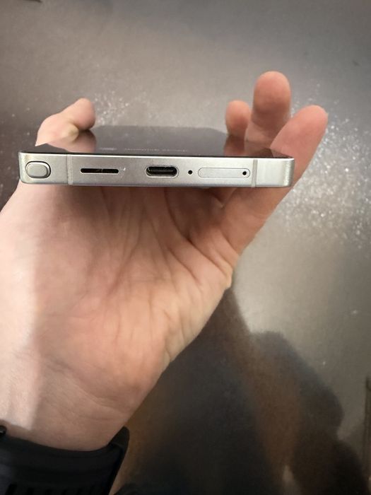 Продаётся Samsung Galaxy S25 Ultra 256GB

Телефон в отличном состоянии