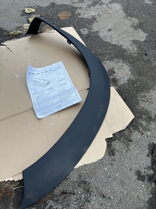 Ornament aripa dreapta fata Dacia Duster