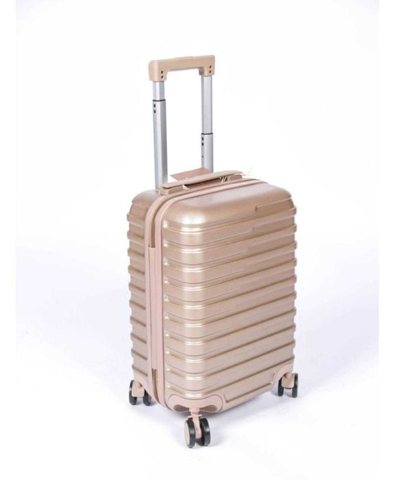 Продам чемодан новый, современный