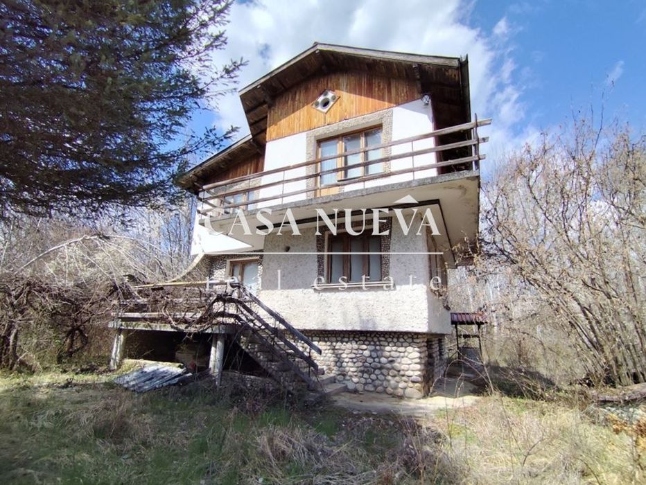 Къща в с.Реяновци, гр.Трън