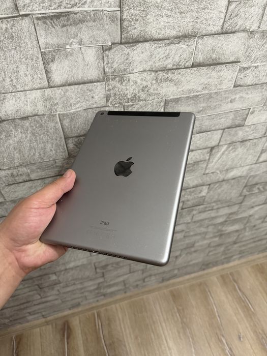 Ofertă iPad Gen 5 128GB A1823 WI-FI