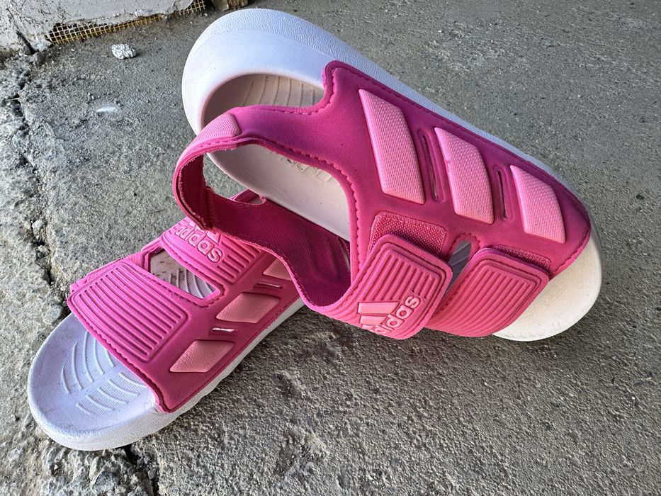 Сандали за момиче