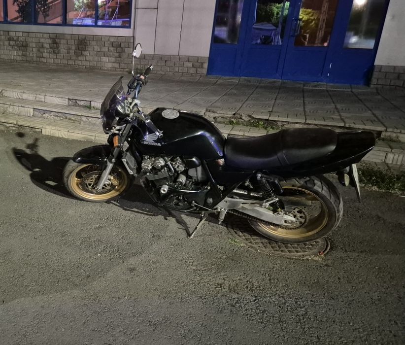 Продам мотоцикл honda sb400 sf2