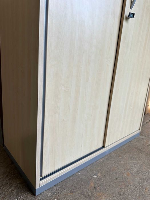 Dulap Documente SteelCase; Fiset cu cheie si 2 usi glisante; Comoda cu rafturi metalice; Dulap cu depozitare