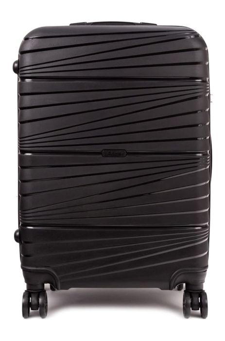 Чемодан на колесиках.