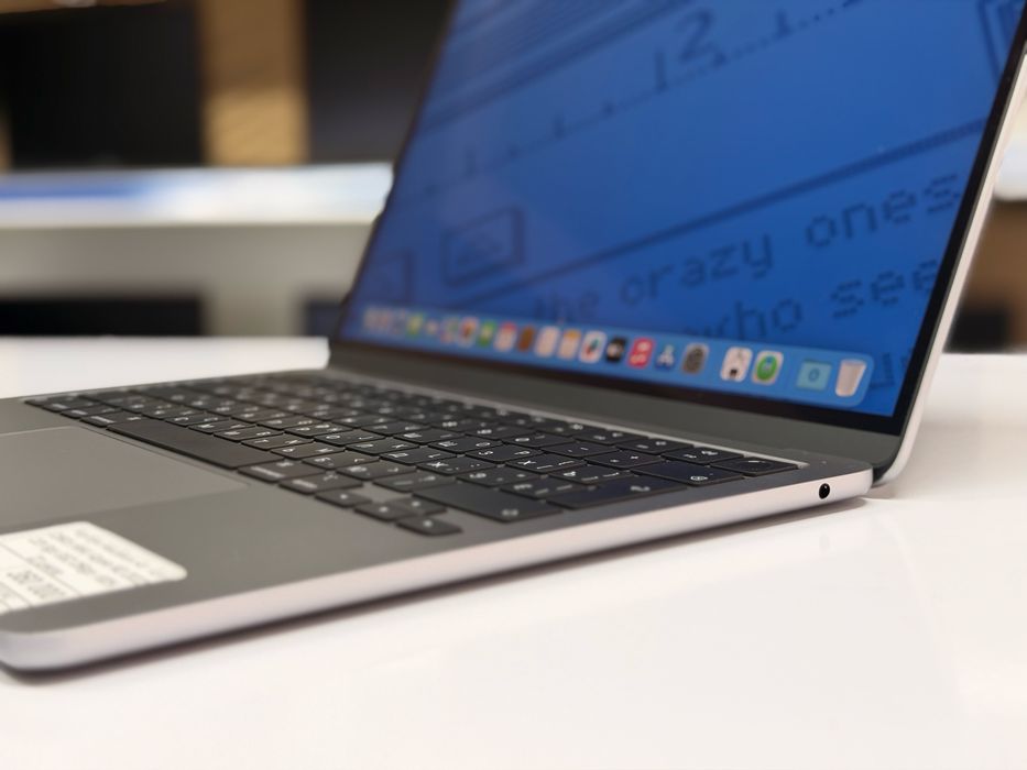 Macbook Air M2 2022