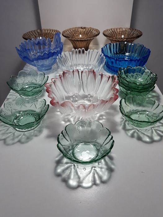 Продам разную стеклянную  мелочь