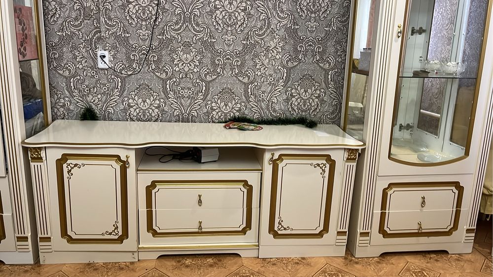 Продается комплект для гостиной Elegant дива , торг есть