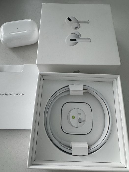 AirPods Pro 2 правый наушник с кейсом