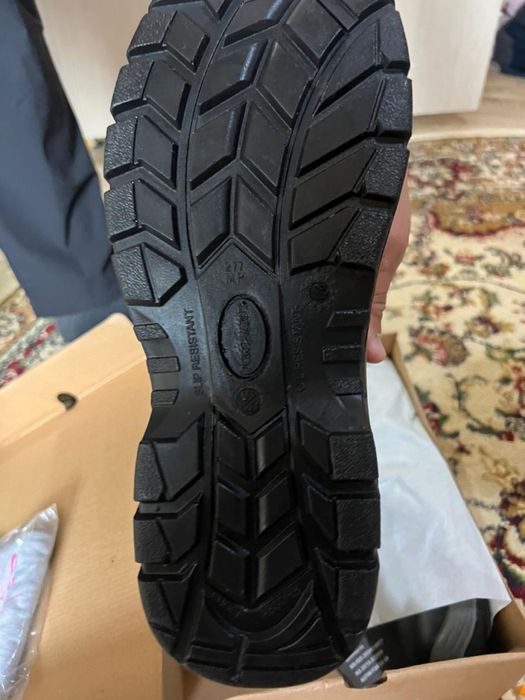 Ботинка 43 размер