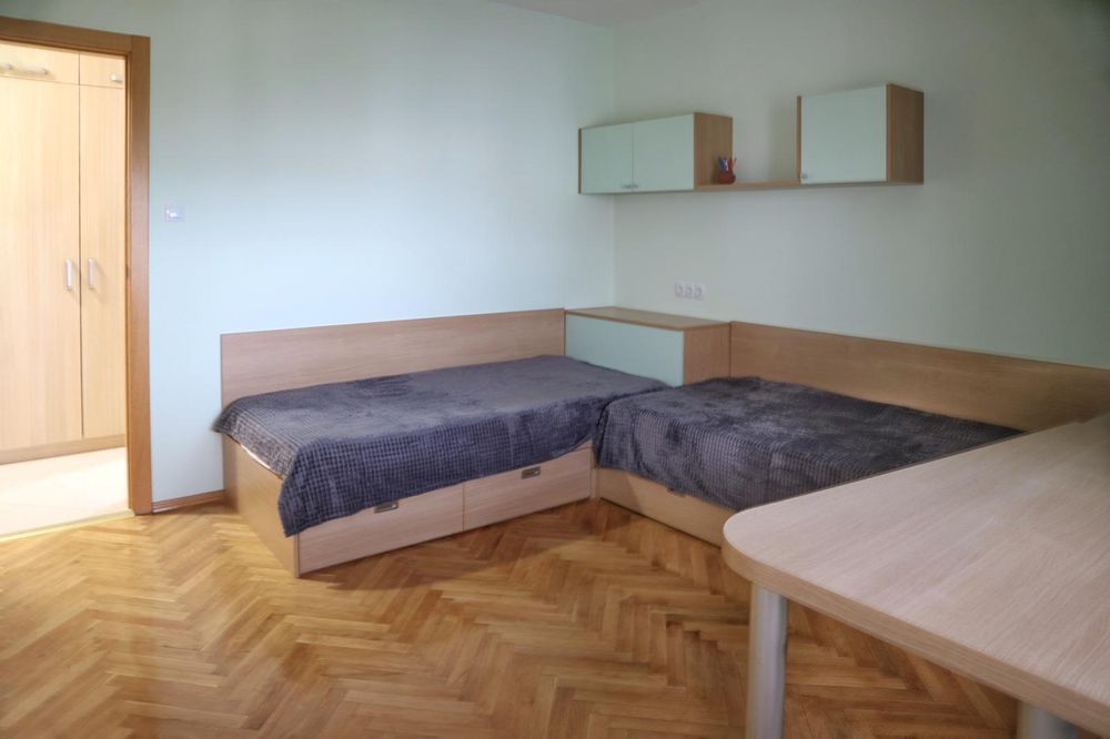 Дава се под наем Тристаен апартамент в София, Изток - 120 кв.м за 970 € - Снимка #6