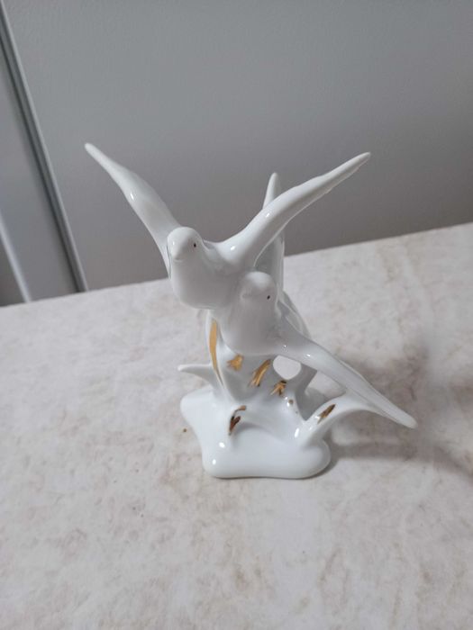 Bibelou portelan figurina decorativa anii 80 pasari in zbor colectie