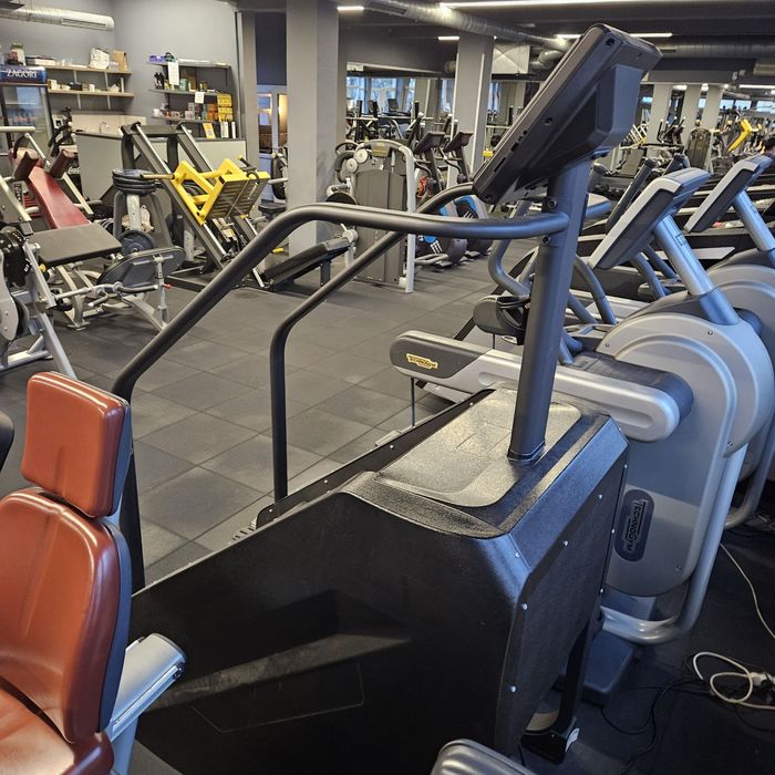 Stairclimber, crosstrainer, bicicleta. Aparatura profesionala  fitness