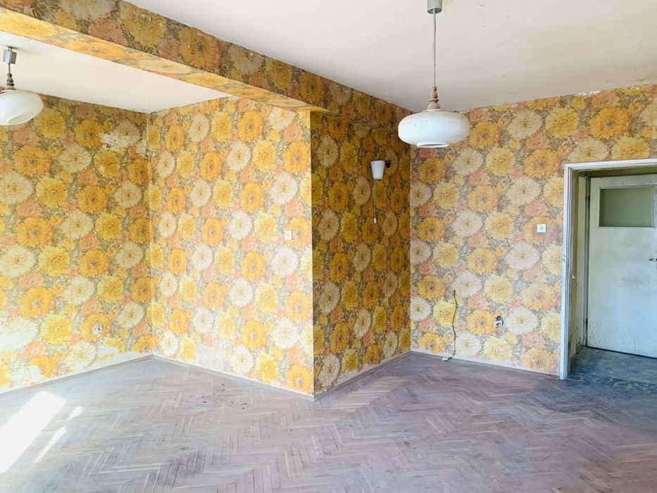 Продава се Многостаен апартамент в Варна, Операта - 100 кв.м за 1367 €/кв.м - Снимка #2