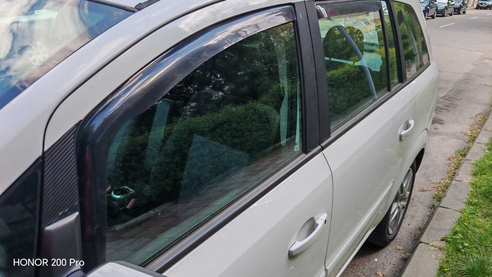 Autoturism Opel Zafira B