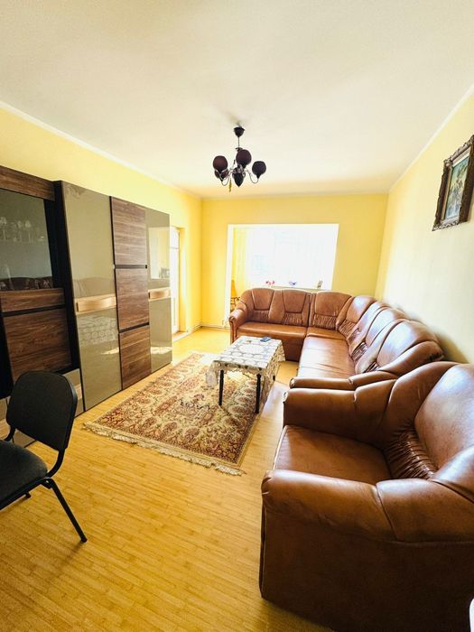 Apartament 2 camere , decomandat, zona Orizont