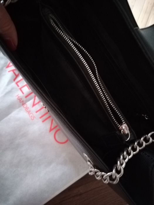 Оригинална кожена чанта Valentino - Нова
