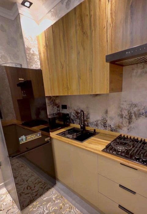 Yunusobot tumani Maegaplanet oldidan Bezmakler