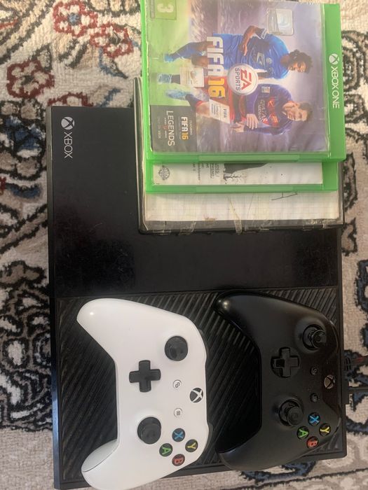 XBOX ONE -500 gb