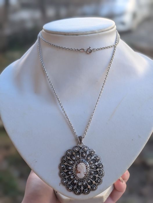 Vechi colier lant argint 800, pandantiv camee, rama filigran, copii