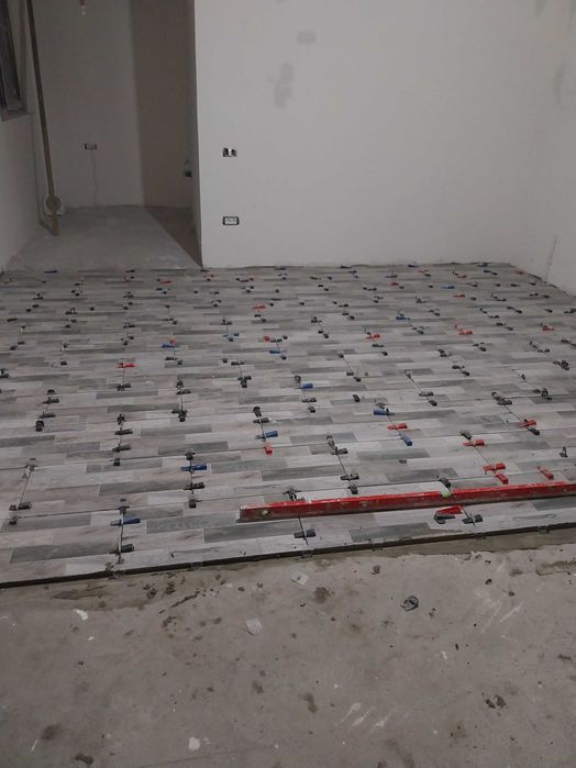 Zugrăvim tragem glet gresie faianță parchet