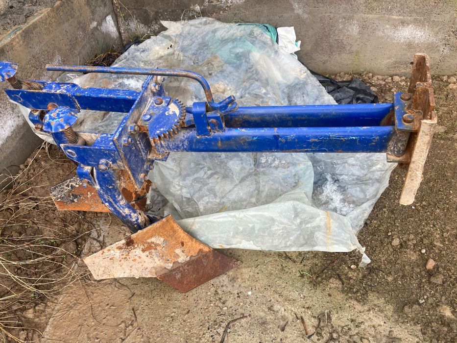 Трактор сотилади