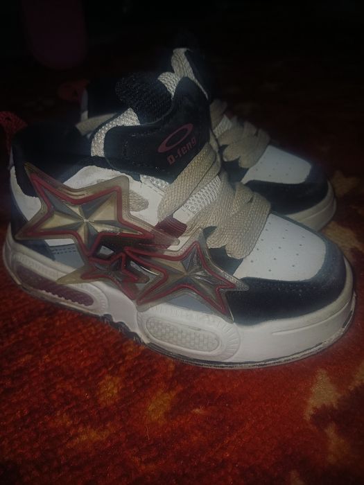 Сандалики и  кроссовка 25-26размер