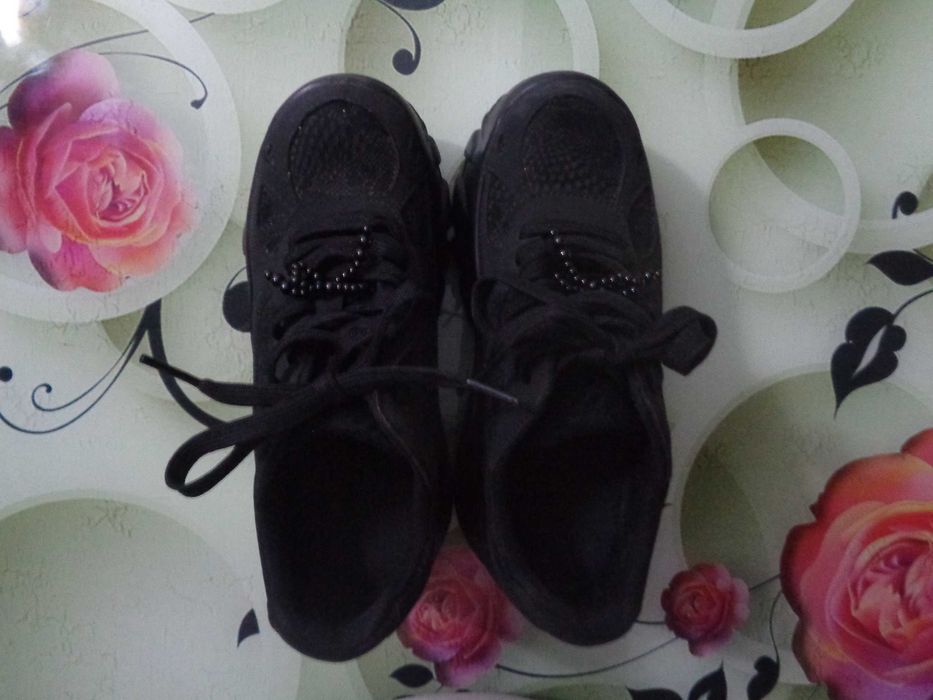 Vand adidasi cu platforma dama 1.