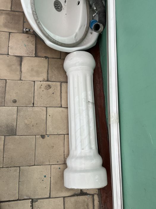 Зеркало, ракавина для ванны