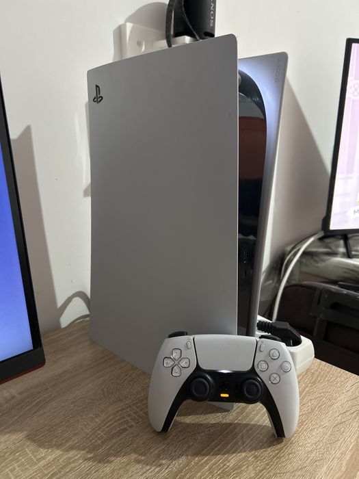 Vand PS5 Nou/ Impecabil/ functioneaza 10/10