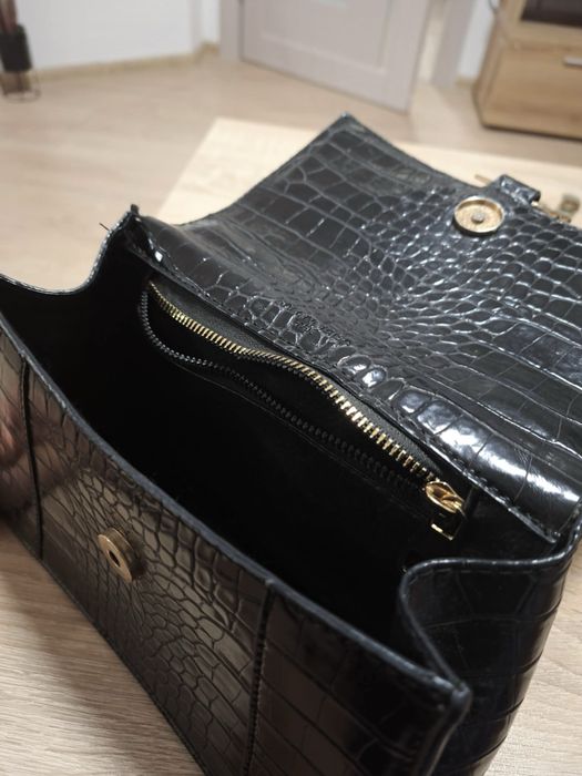 Черна дамска чанта