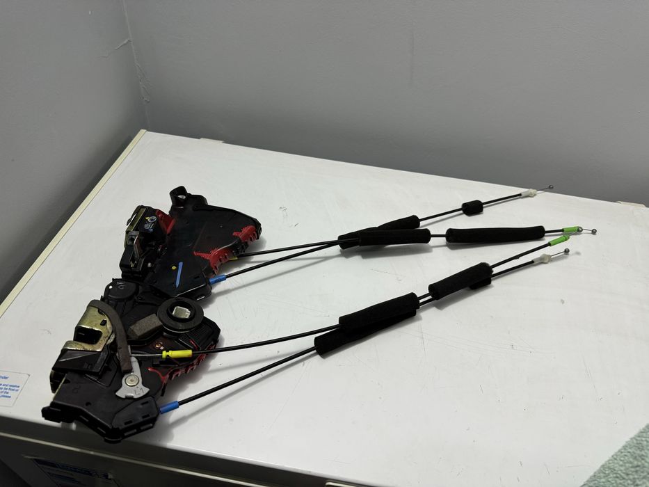 Запчасти камри 30-35, двери задние, механизм дворника, блок абс,