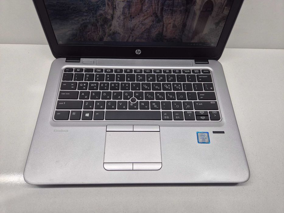 HP EliteBook Core i5 6300U  8/256gb