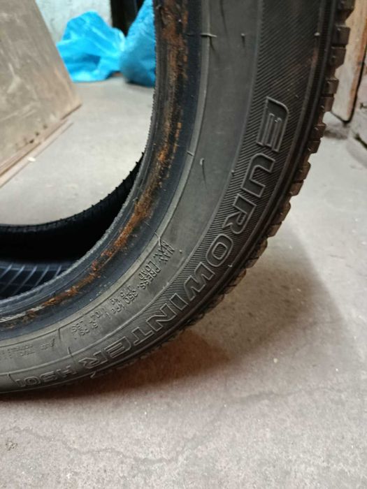 Продават се гуми и джанти