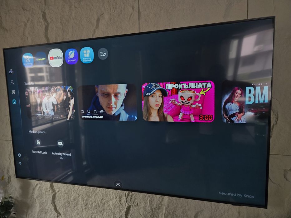 SAMSUNG UE75BU8072U   75inch crystal UHD