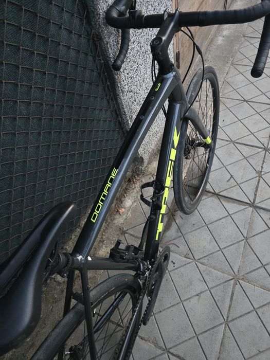 Trek Domane 3 endurance 28 цола 58см Sora монтаж 2х9 алуминиев проходни оси дискови спирачки