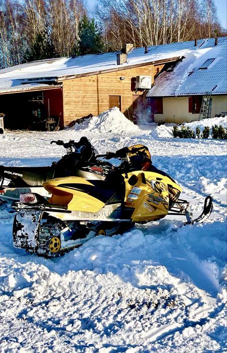 Snowmobil BRP Ski-Doo summit 600