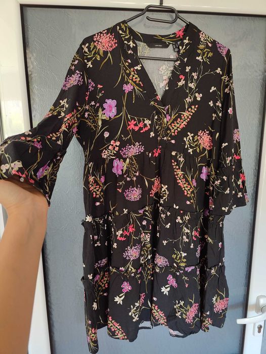 Рокля Vero Moda цветя размер 38 М