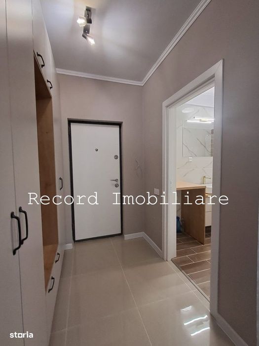 Apartament 2 camere, et.1, lift, parcare str.Eroilor, Floresti