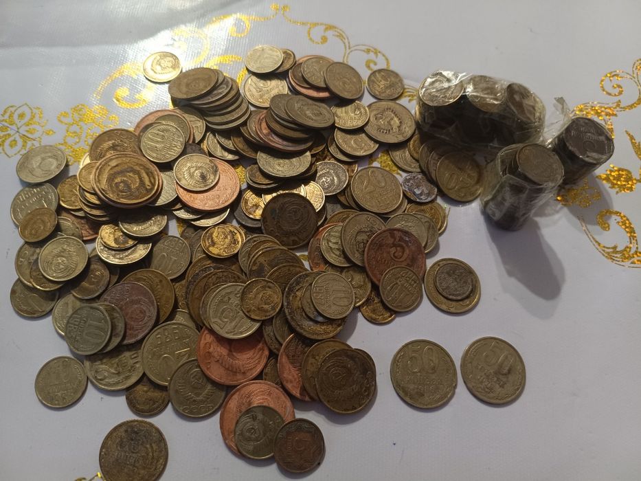 Продам монеты разные